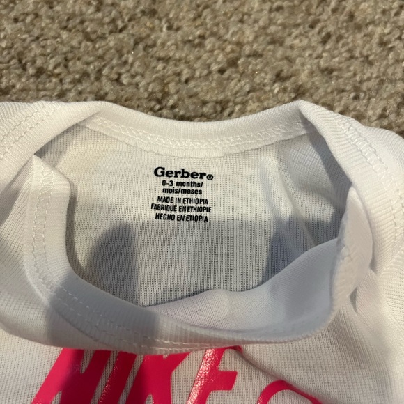 Baby onesie - Picture 2 of 3